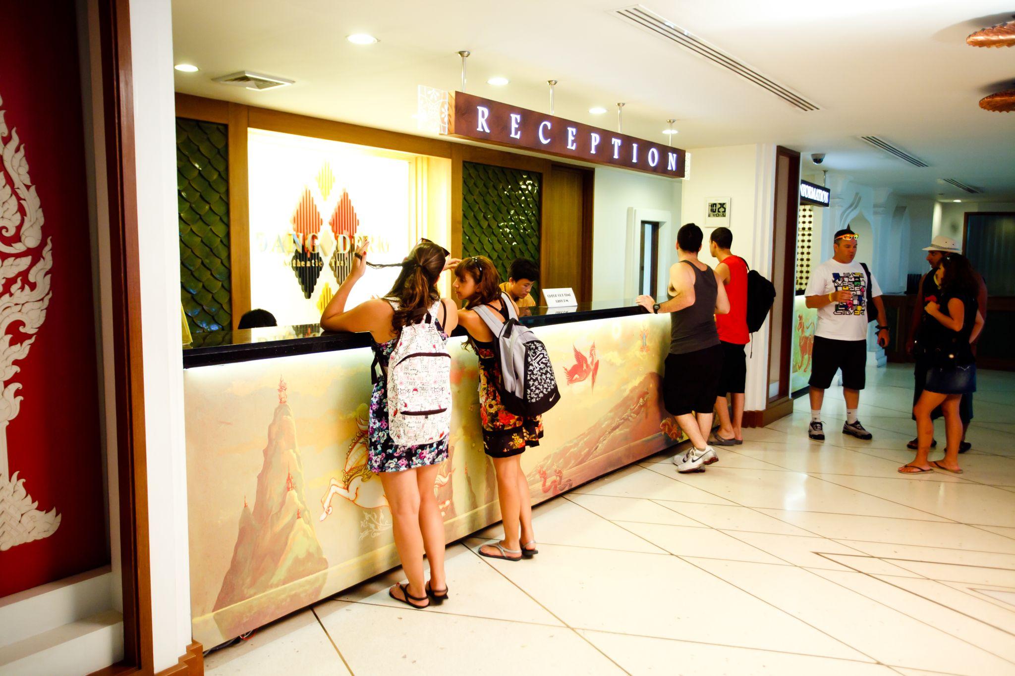 Dang Derm Khaosan Hotel Банкок Екстериор снимка